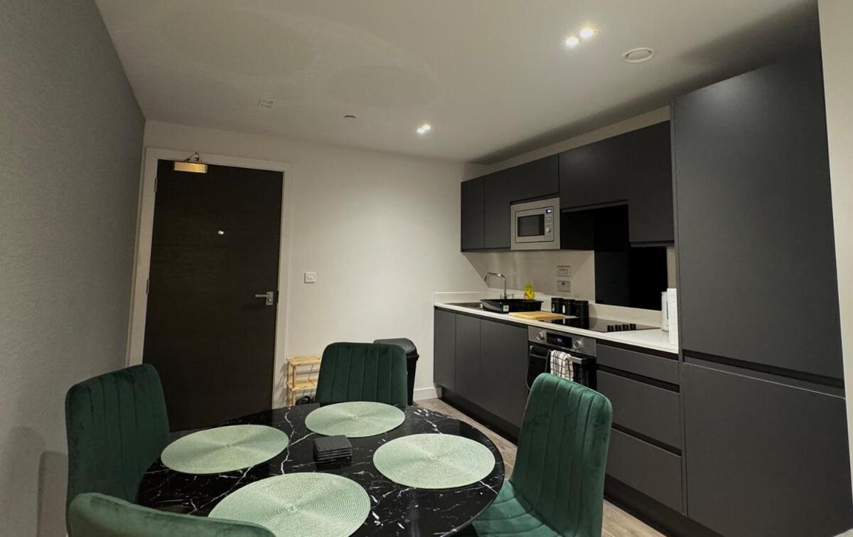 Modern 2-Bedroom Apartment In Heart Of Liverpool Zewnętrze zdjęcie